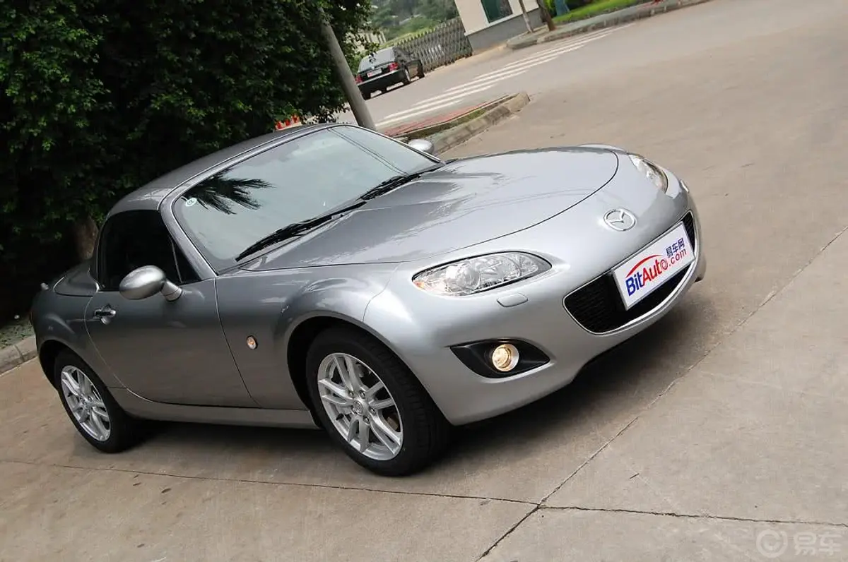 马自达MX-52.0L 标准型外观