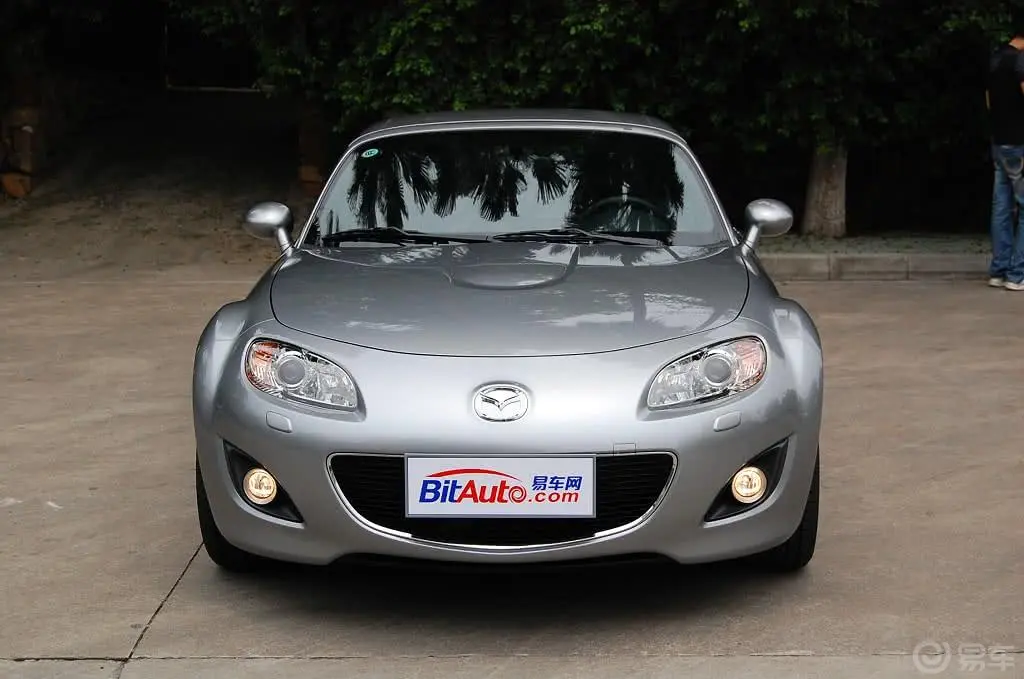 马自达MX-52.0L 标准型外观