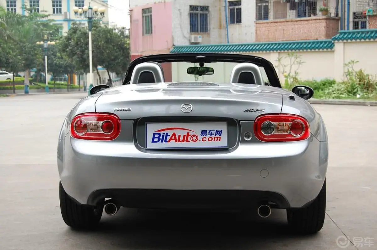 马自达MX-52.0L 标准型外观