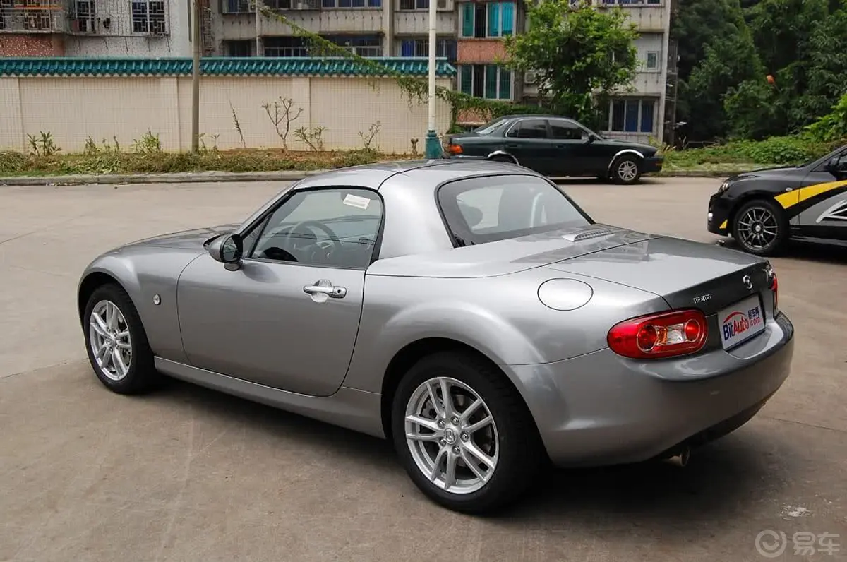 马自达MX-52.0L 标准型外观