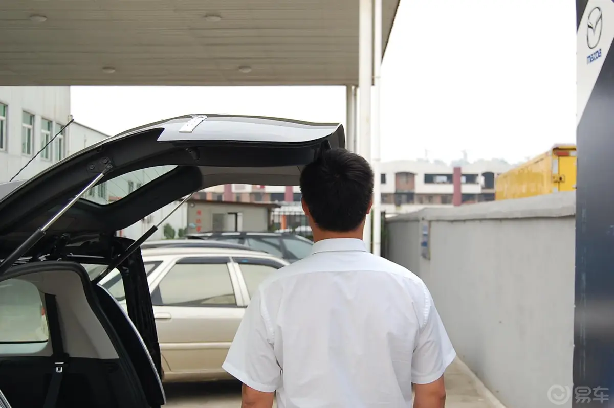 马自达52.0L 自动豪华型空间