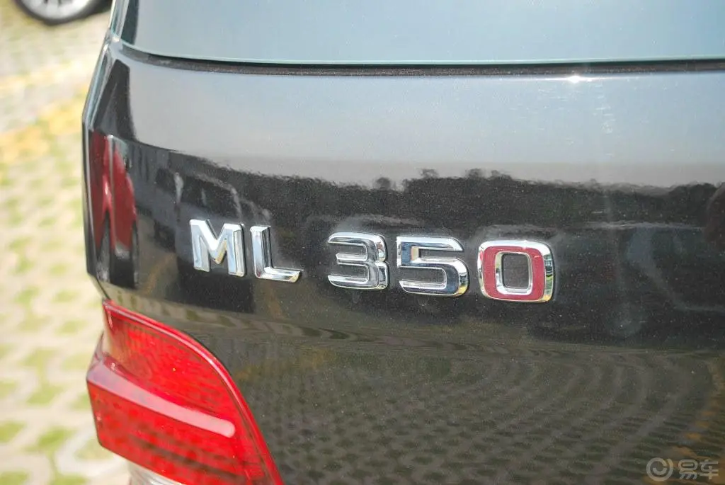 奔驰M级ML 350 4MATIC 豪华型外观