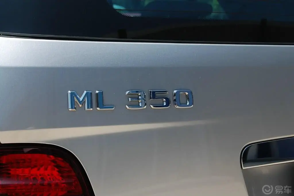 奔驰M级ML 350 4MATIC 豪华型外观