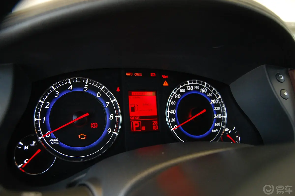 英菲尼迪EX35 风华版仪表盘背光显示
