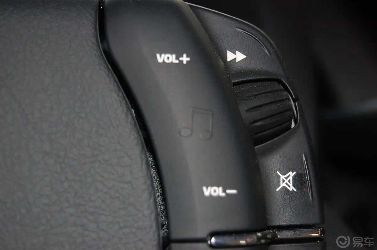 雪铁龙C41.6i 16V 自动挡 豪华天窗型方向盘音响控制开关