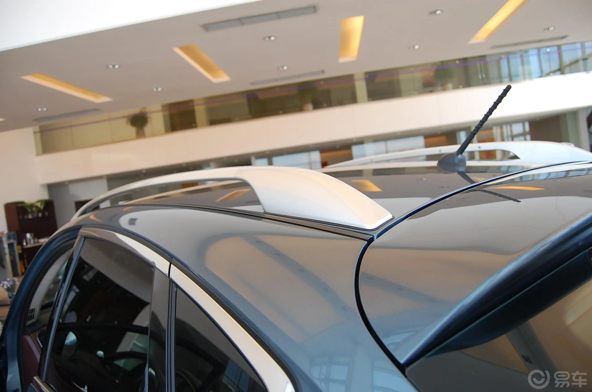 英菲尼迪EX35 风华版车尾镀铬装饰