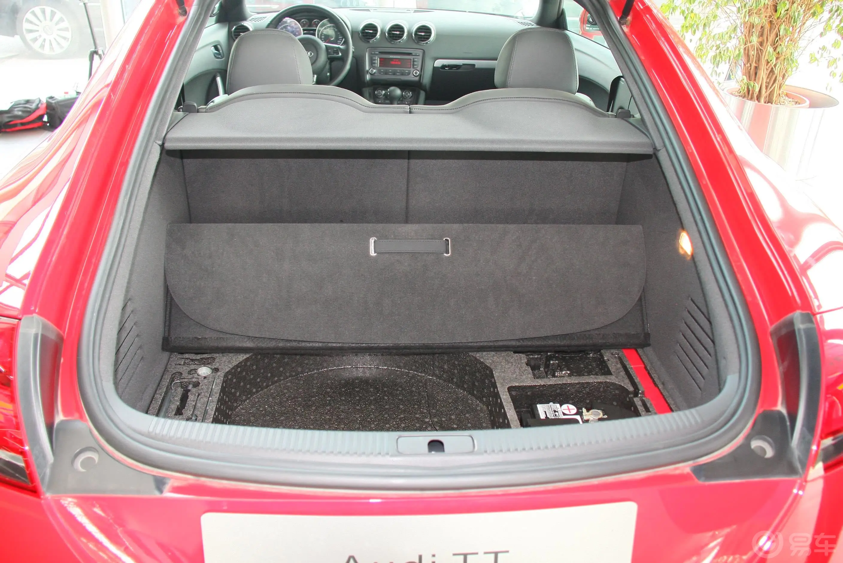 奥迪TTTT Coupe 2.0 TFSI S tronic空间