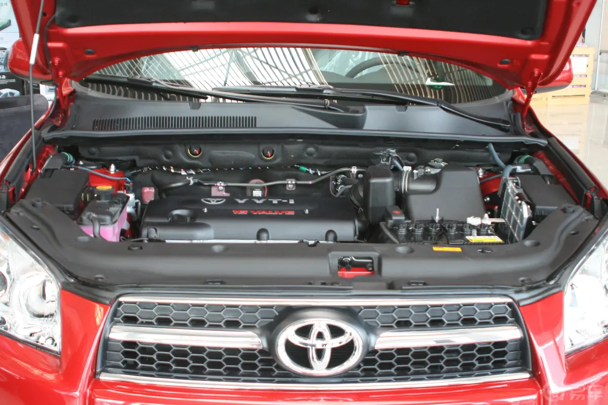 RAV4荣放2.4L 豪华版 AT内饰