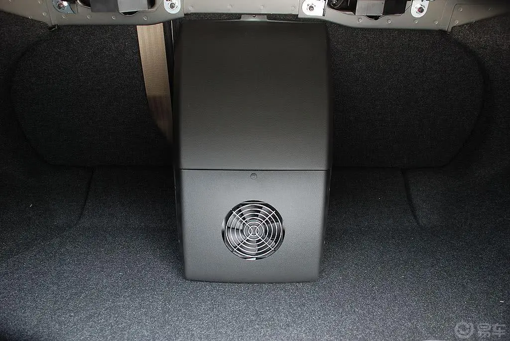 沃尔沃S80L3.0 T6 AWD 智尊版空间