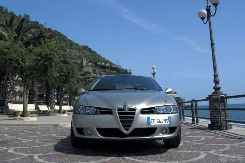 ALFA 156156 2.0外观