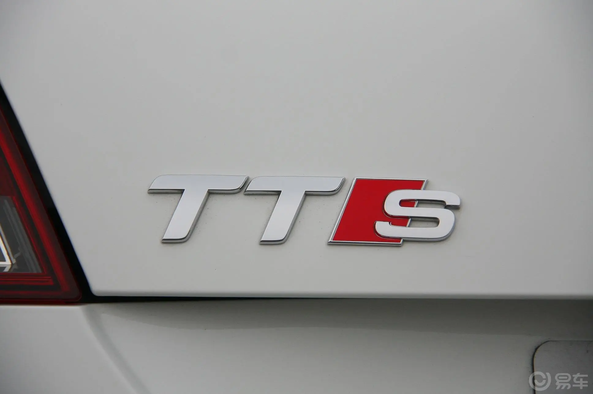 奥迪TTTTS Coupe 2.0 TFSI quattro S tronic尾标