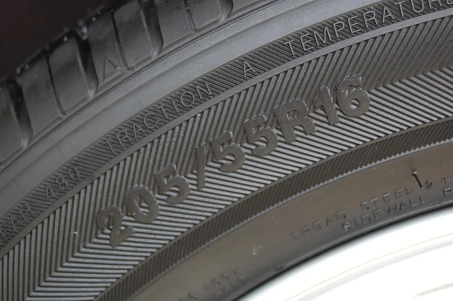 福瑞迪1.6L 自动 Premium轮胎规格