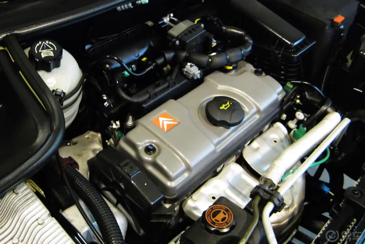 雪铁龙C2VTS1.4L SX手动内饰
