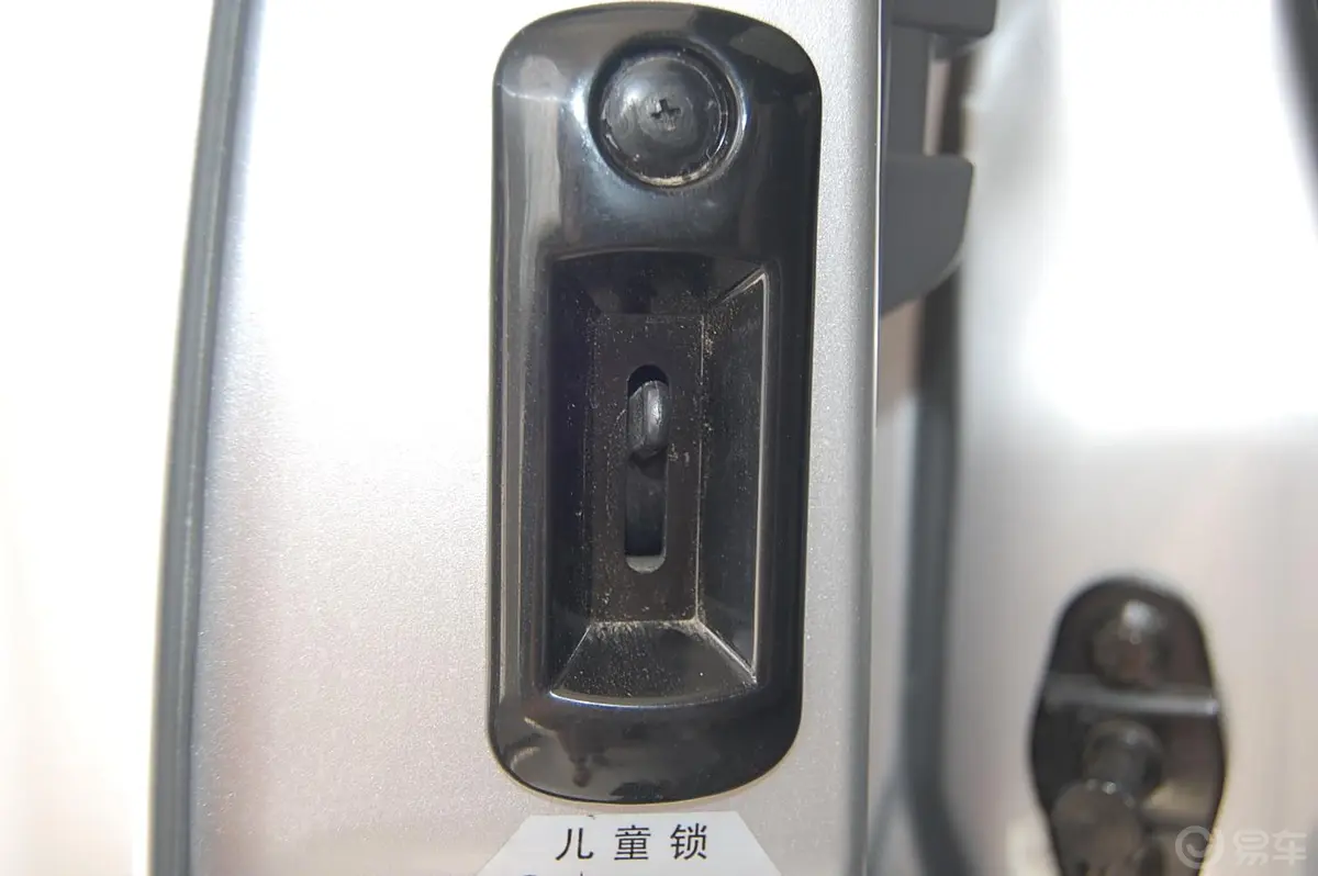 风景G5财富快车舒适型M200S—7座 国III内饰