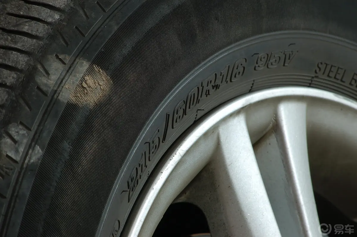 锐志2.5S特别纪念版轮胎规格
