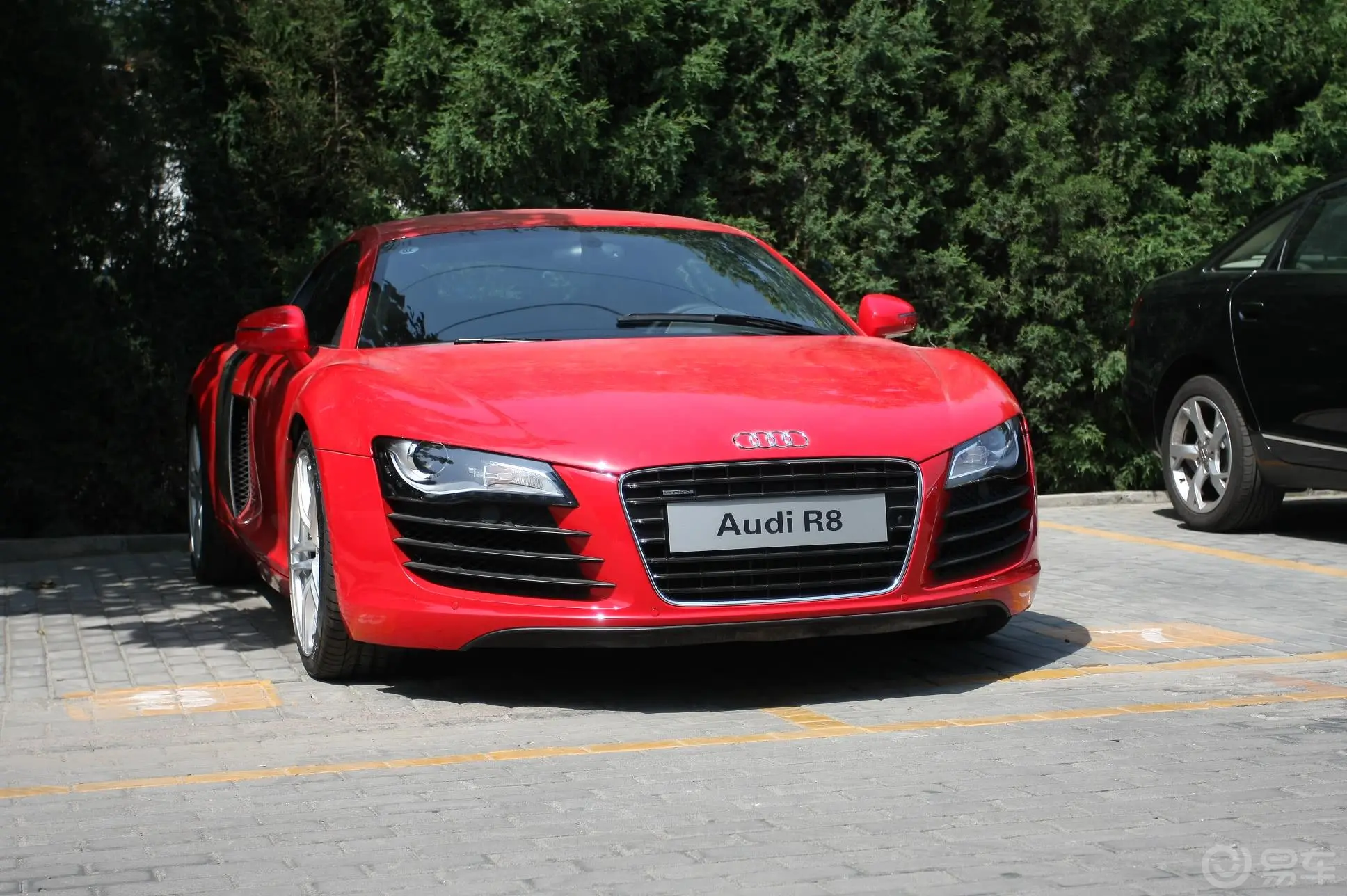 奥迪R84.2L FSI quattro外观