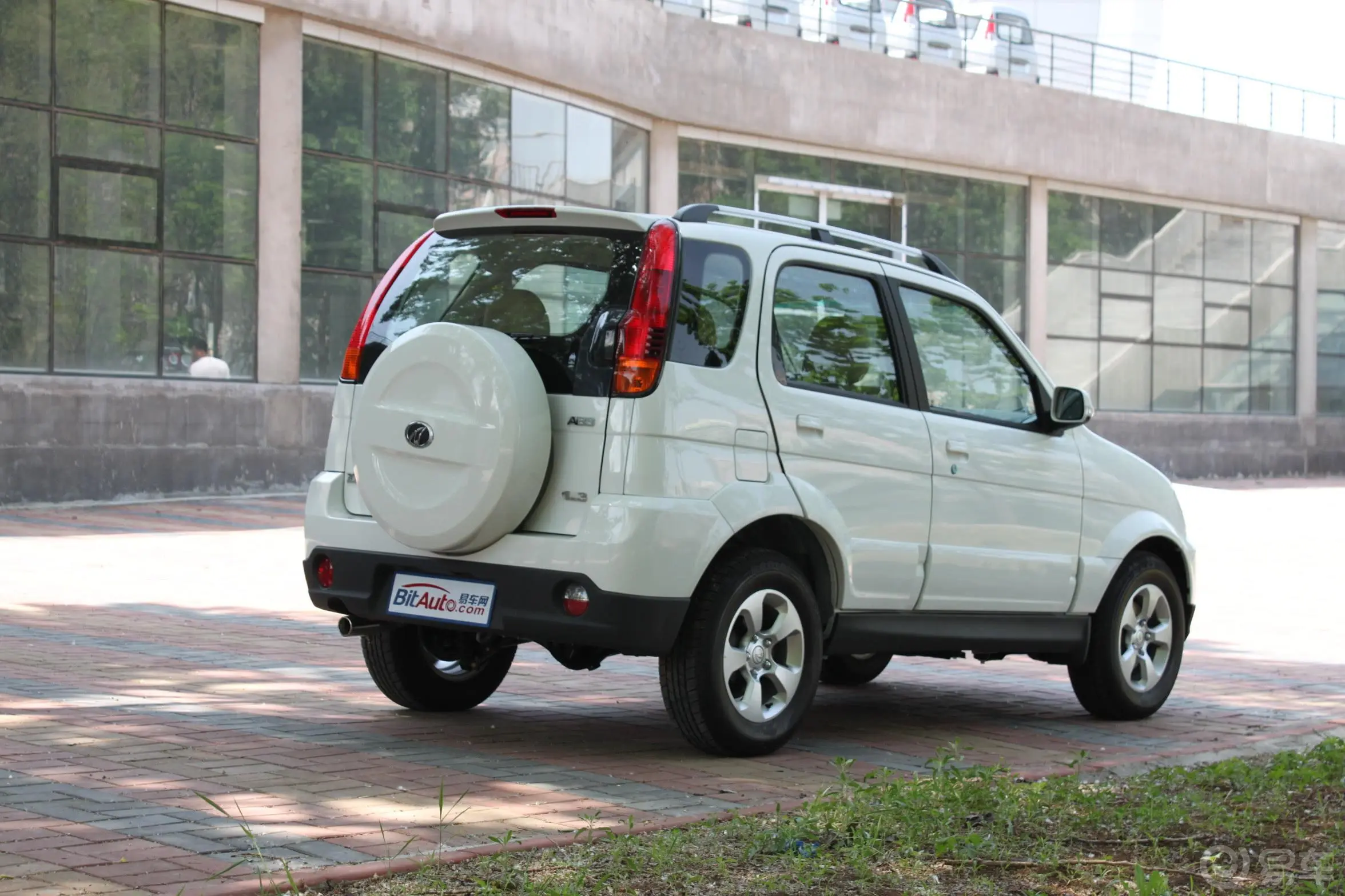 众泰50081.3L 标准型外观