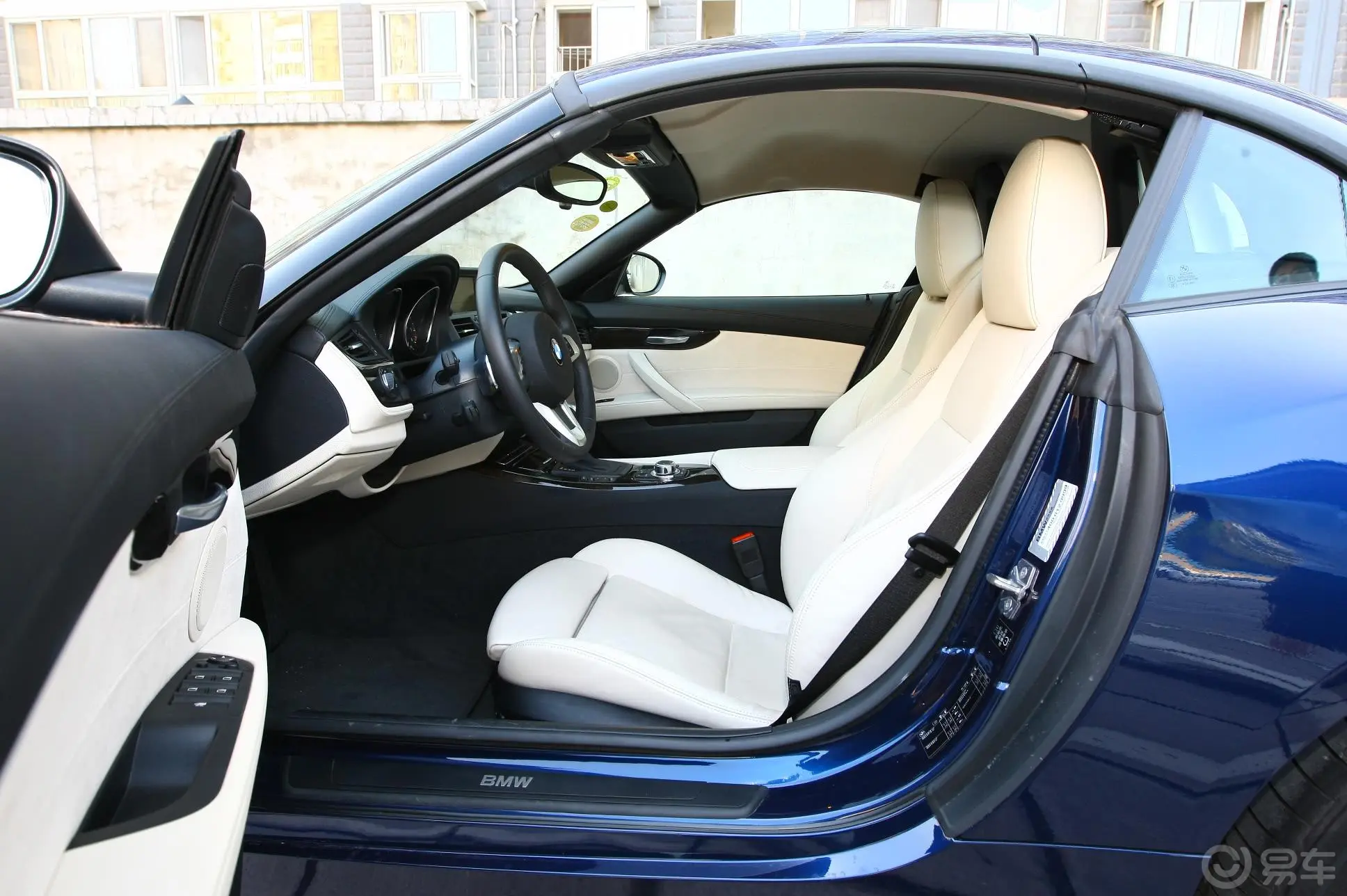 宝马Z4sDrive30i 锋尚型前排空间