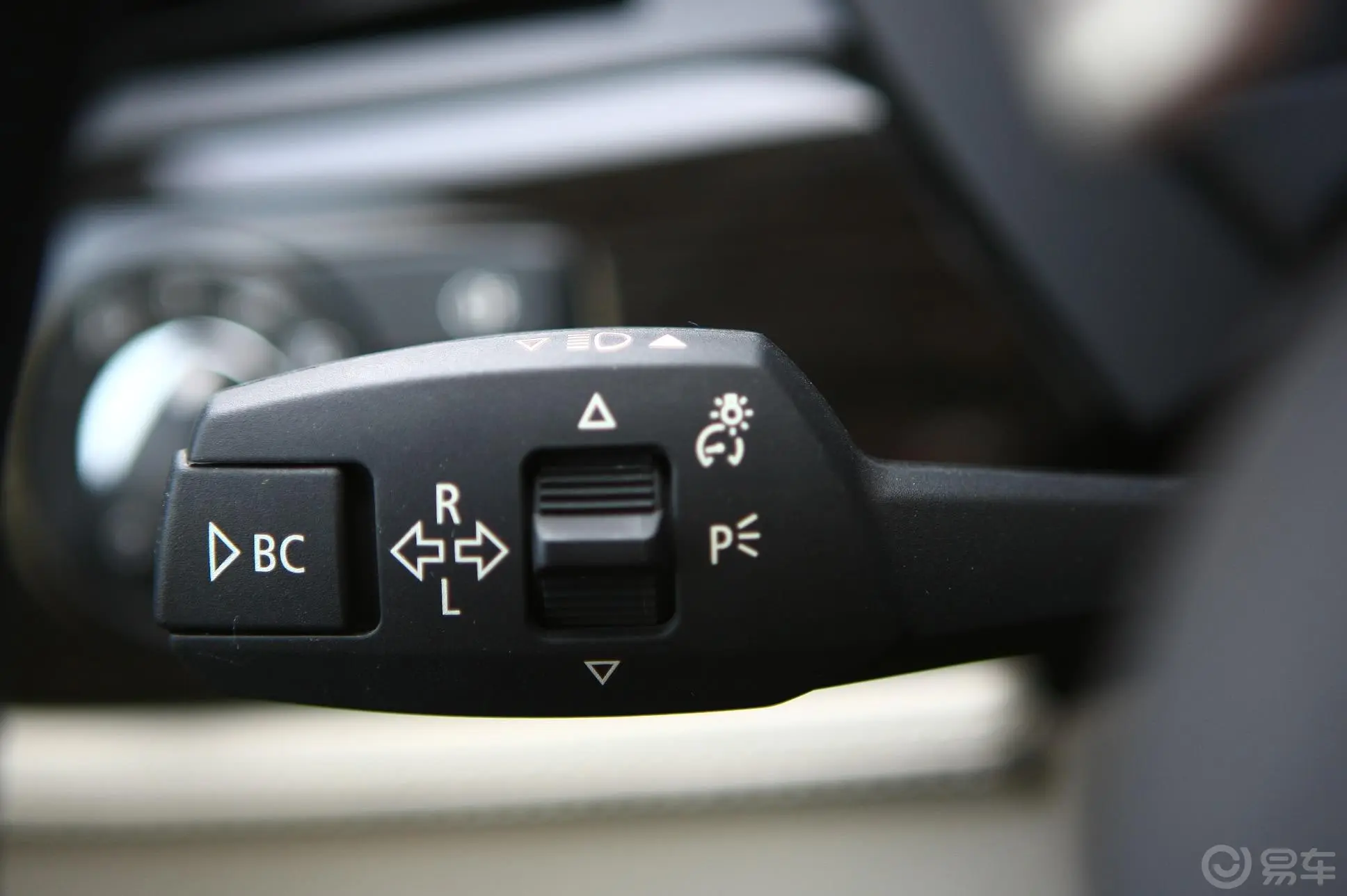 宝马Z4sDrive30i 锋尚型大灯远近光调节柄