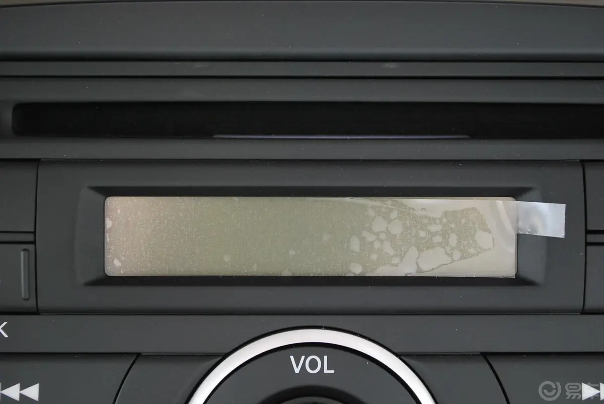 日产帕拉丁KA24 汽油 四驱  标准型音响显示屏