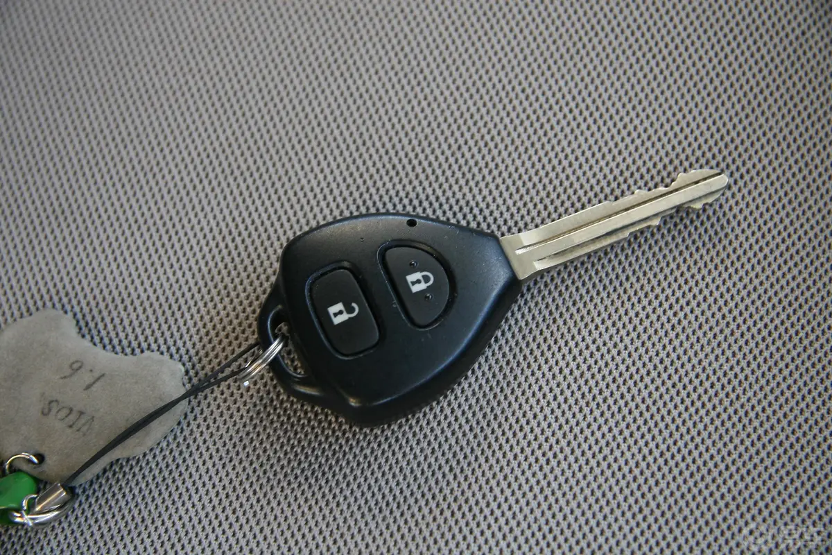 威驰1.3 GL—i 标准版 AT钥匙（背面，按键）