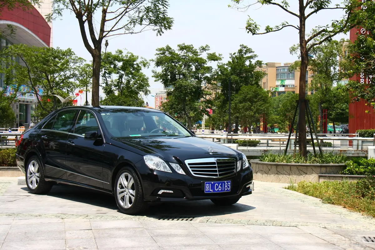 奔驰E级(进口)E 300 优雅型外观