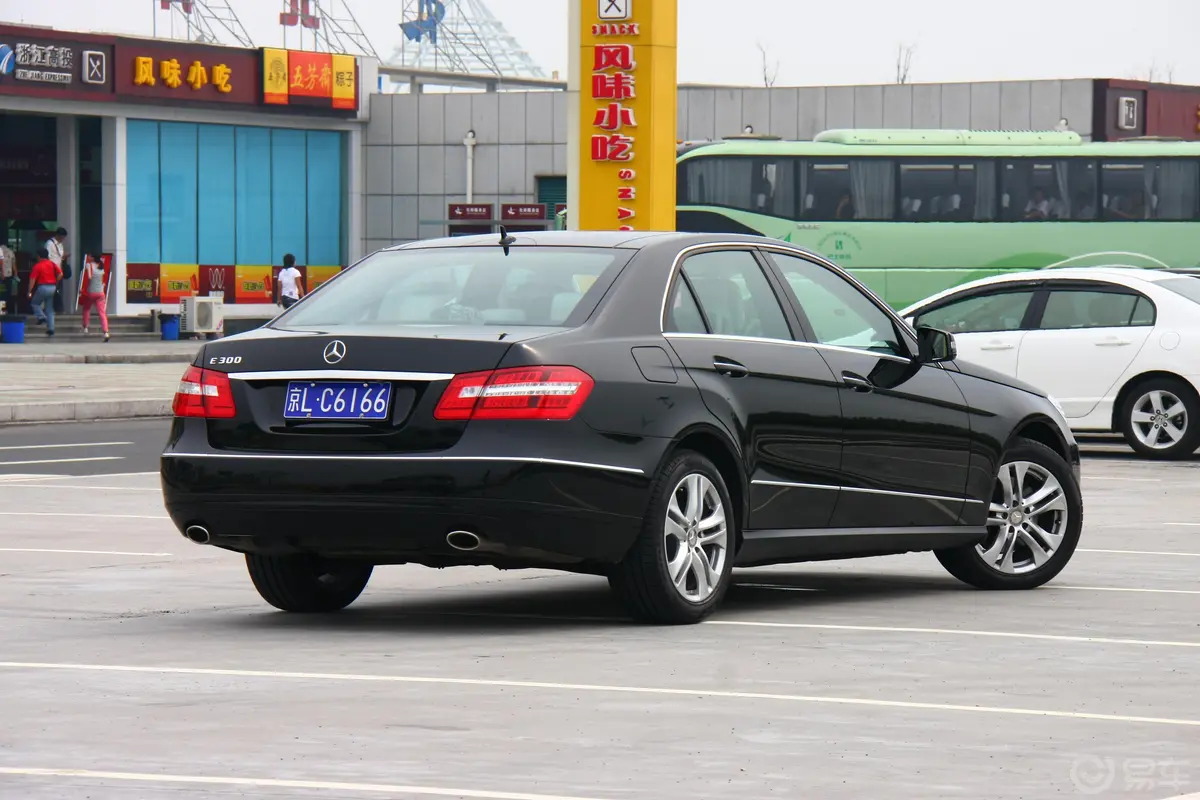 奔驰E级(进口)E 300 优雅型外观