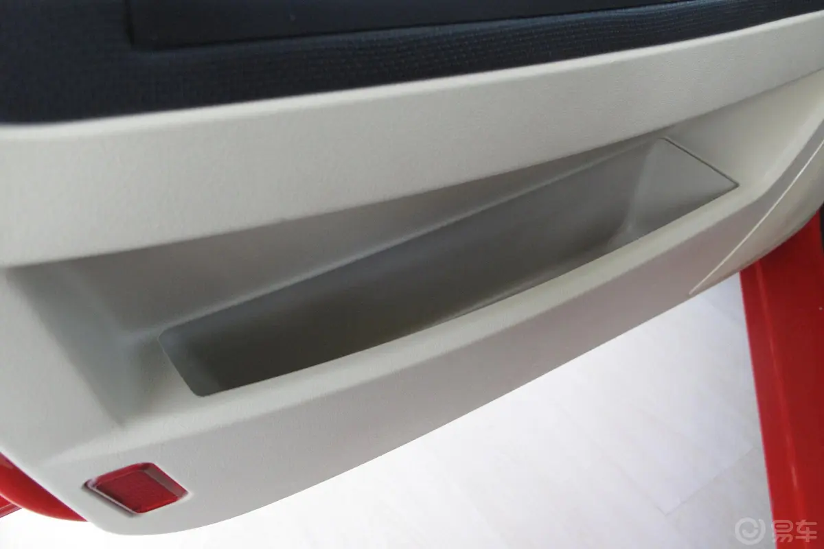 海悦1.5L 舒适型驾驶员门储物盒