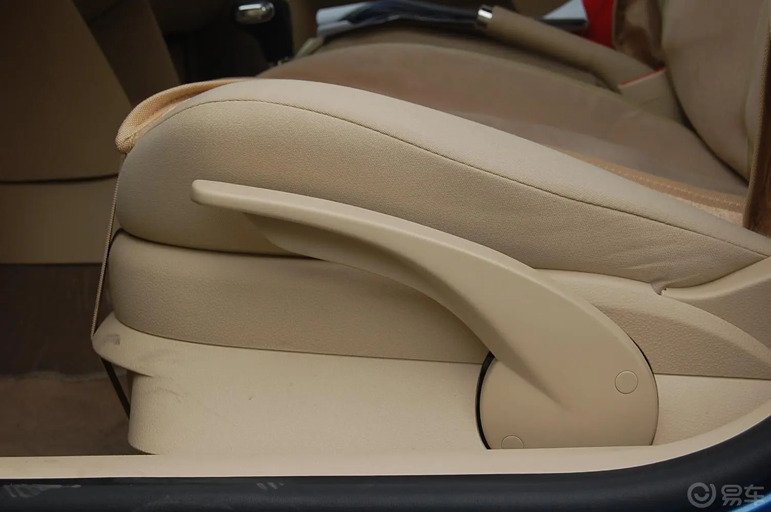 Polo劲情 1.4L 自动舒尚版座椅调节键