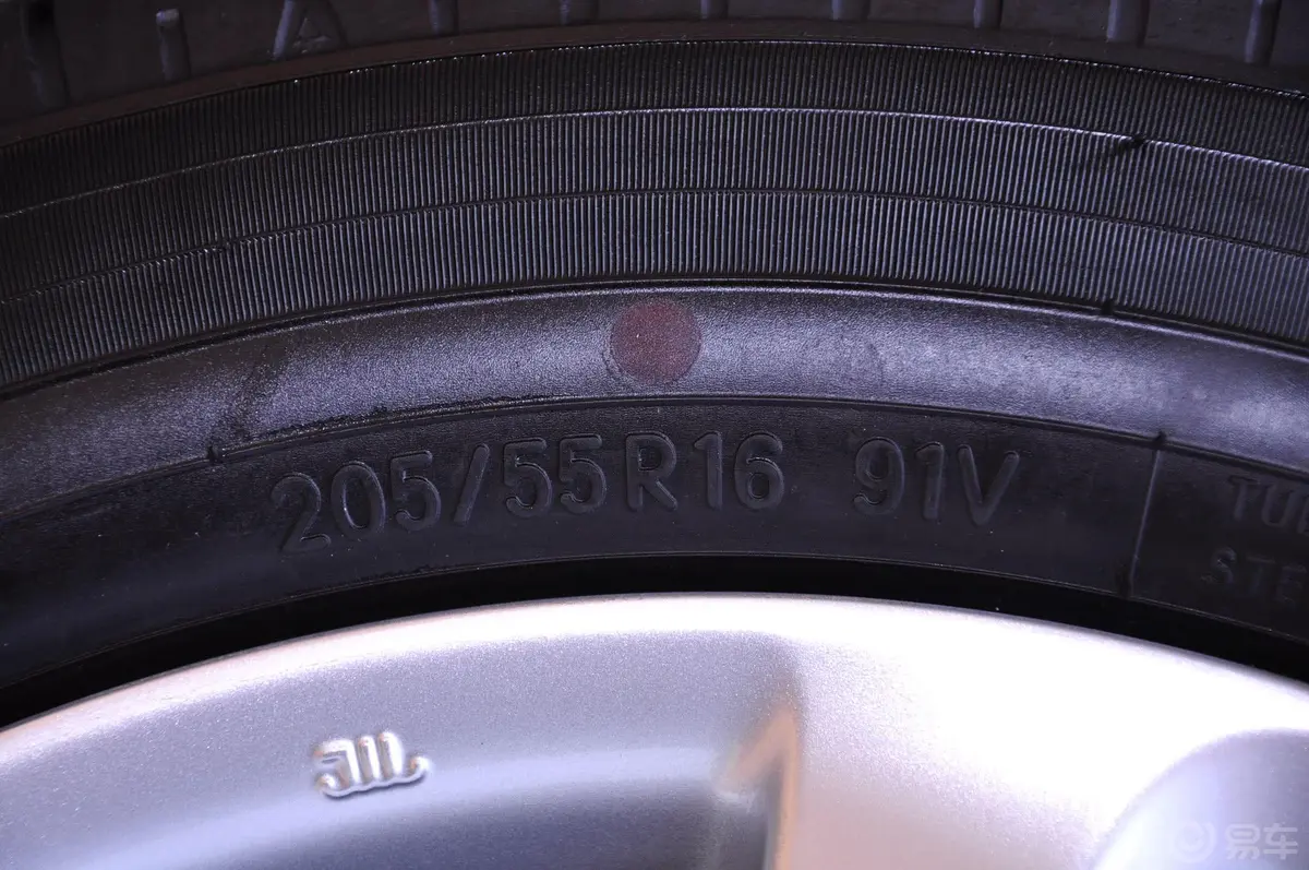 马自达52.0L 自动豪华型轮胎规格