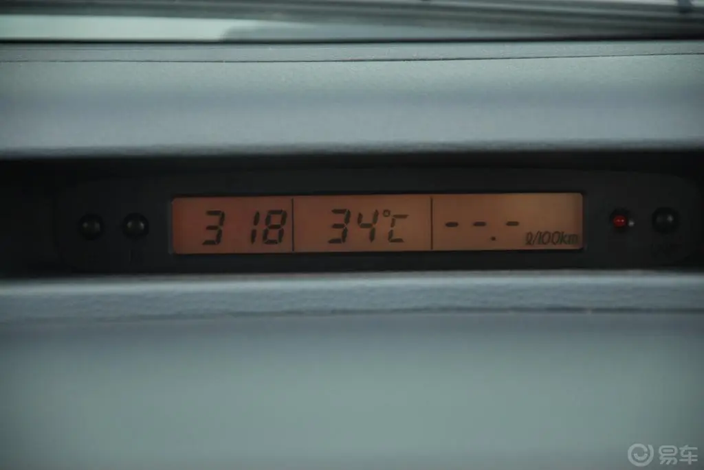 雨燕1.5L炫酷自动版空调显示屏