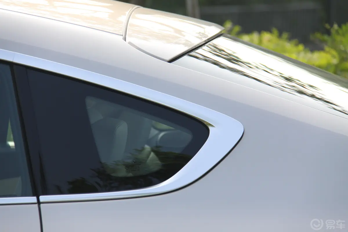 宝马5系GT550i 豪华型外观