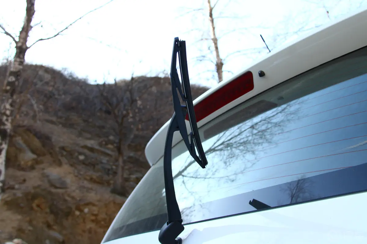 陆风X8豪华型 4X4 汽油外观
