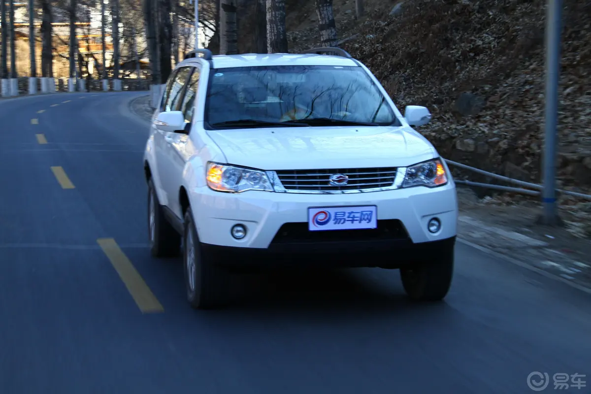 陆风X8豪华型 4X4 汽油外观