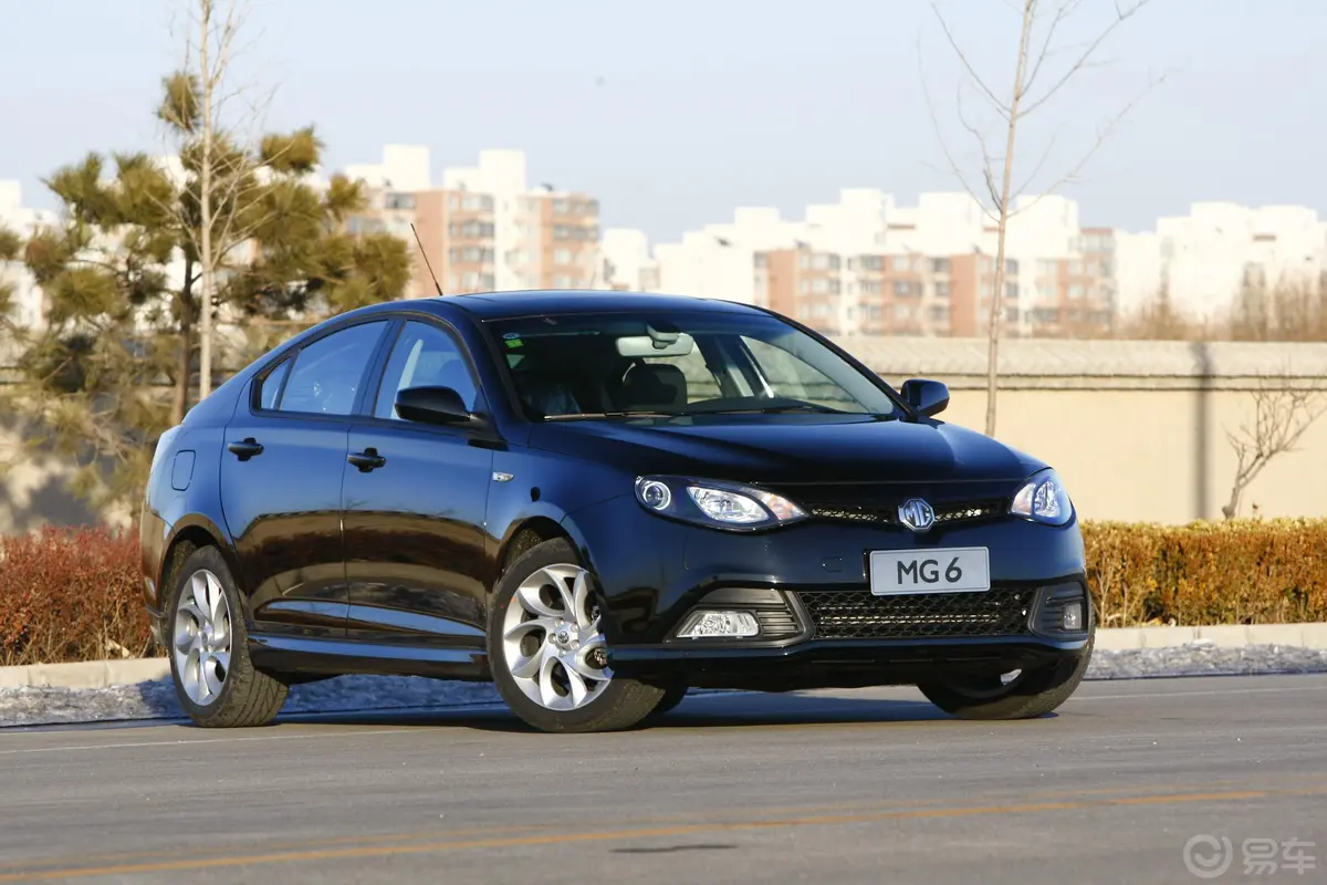 MG6掀背 1.8T 精英版车侧标