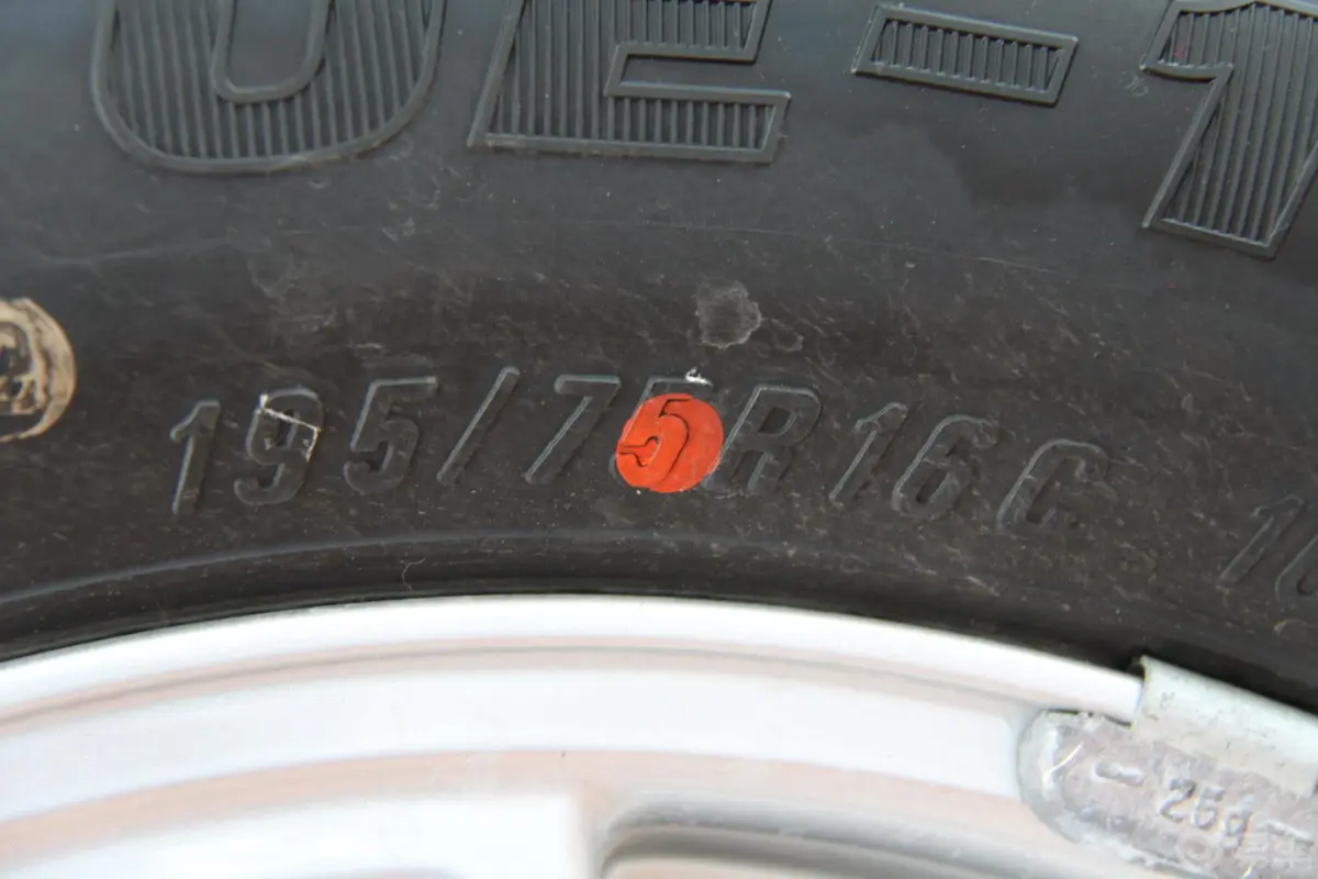 威麟H52.0TCI 豪华型轮胎规格