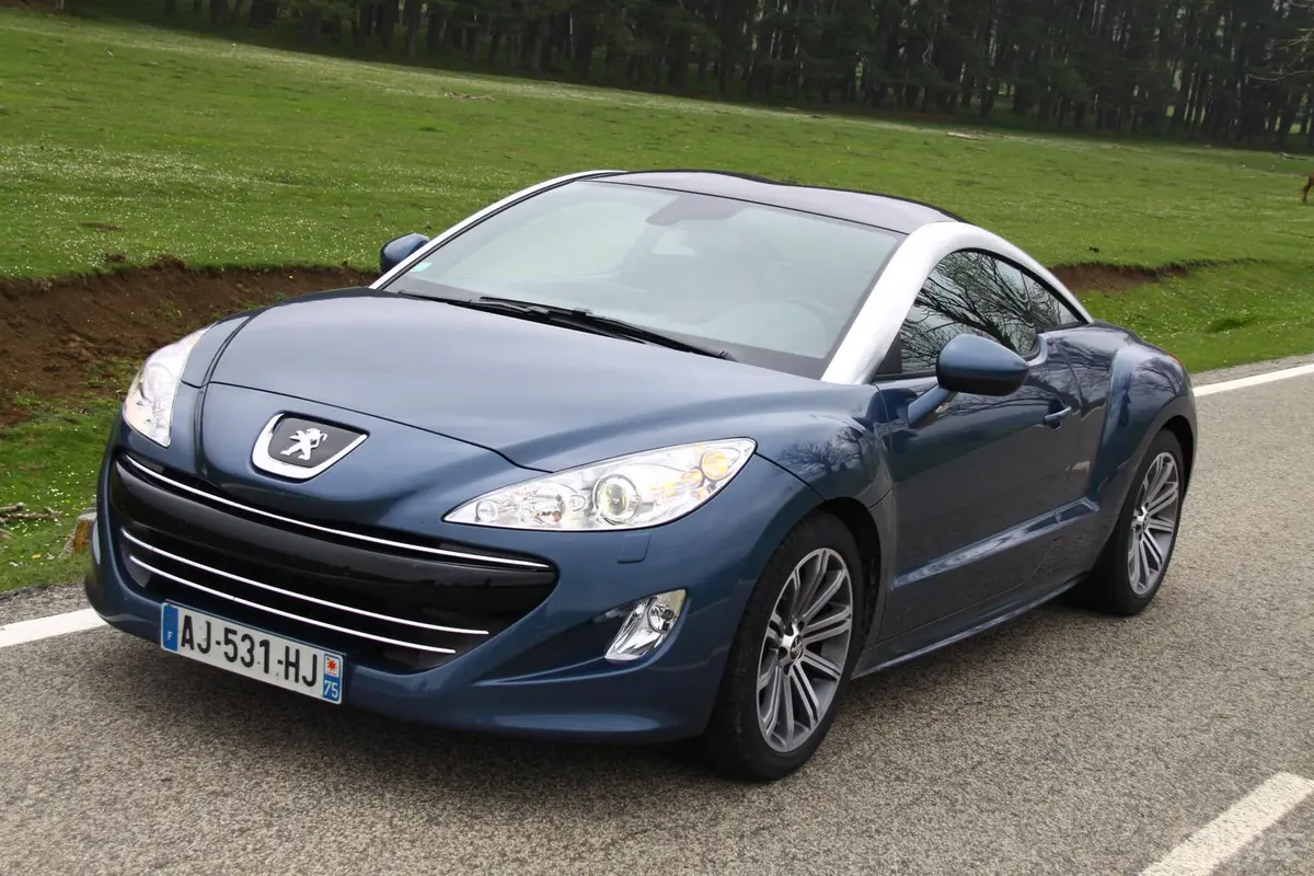 标致RCZ1.6T 自动 豪华运动型外观