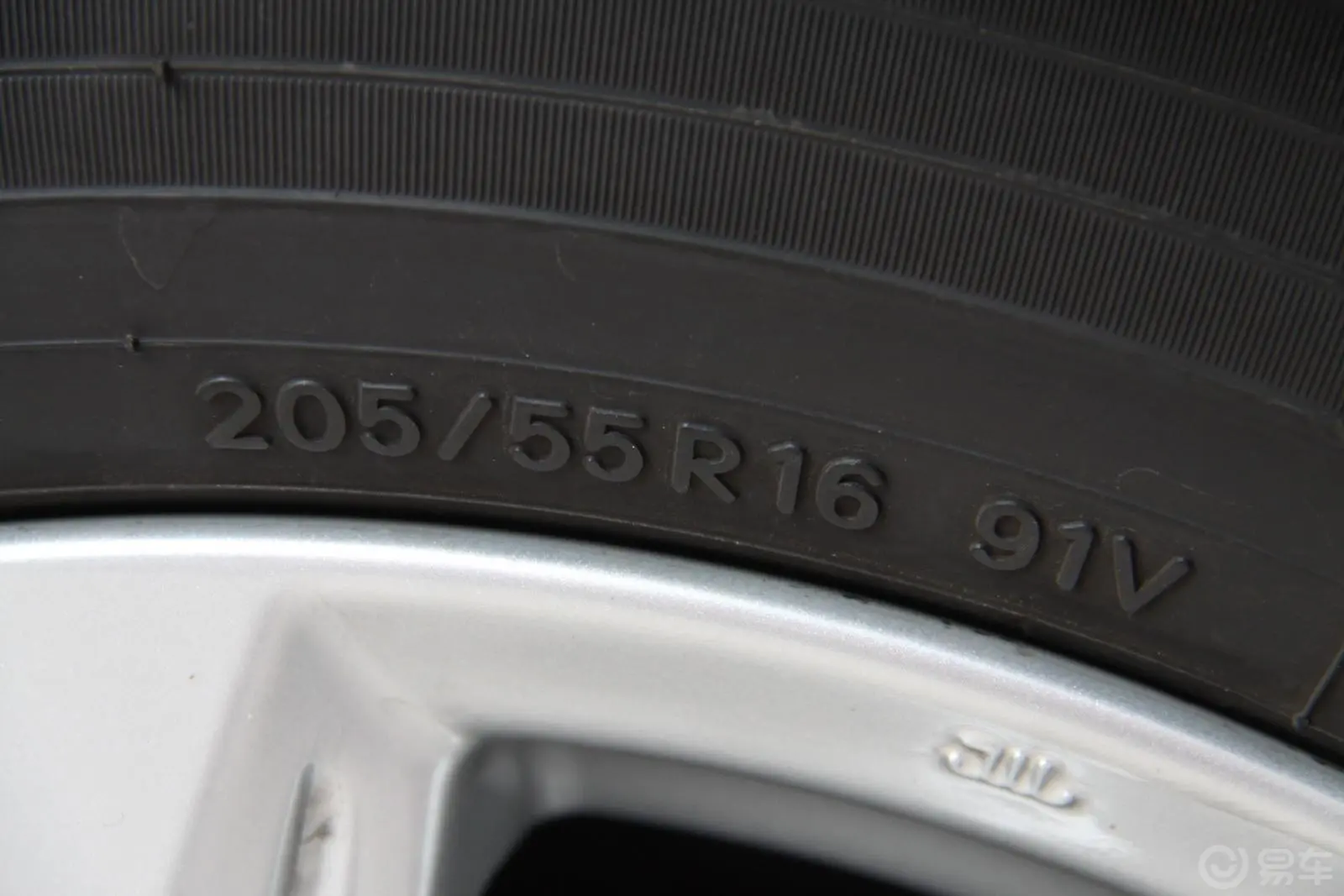 马自达3(进口)2.0L 自动豪华型轮胎规格