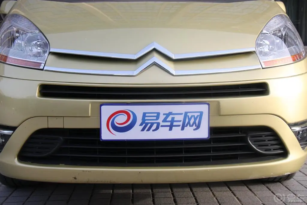 C4 PICASSO2.0i 16V 舒适版 7座外观