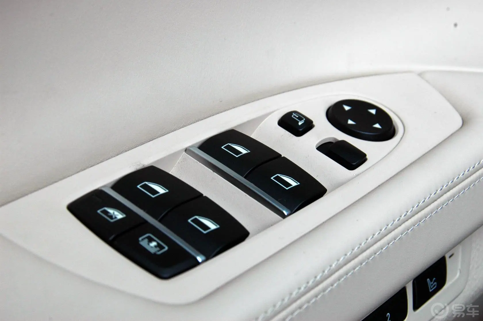 宝马7系750Li尊贵型电窗控制键