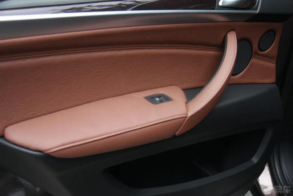 宝马X5(进口)xDrive35i 尊贵型内饰