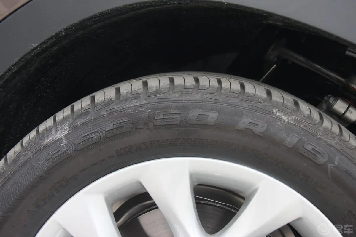 宝马X5(进口)xDrive35i 尊贵型轮胎规格