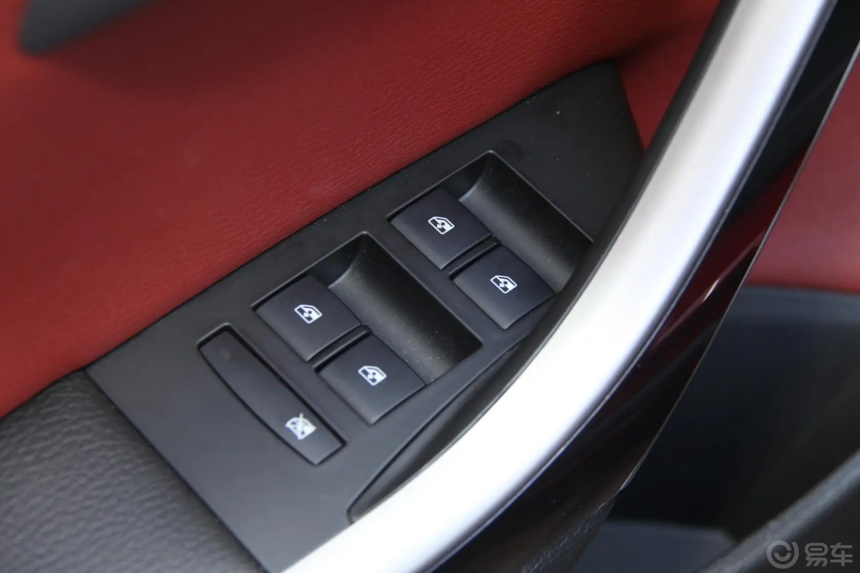 英朗GT 1.6T 新锐运动版电窗控制键