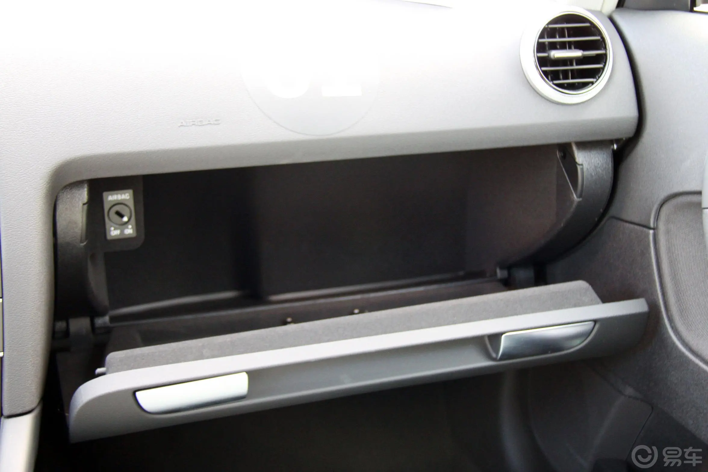 奥迪A3(进口)Sportback 1.4T 舒适型手套箱