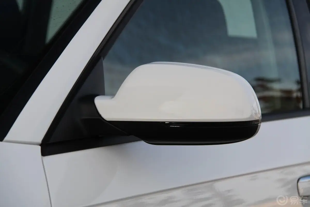 奥迪A3(进口)Sportback 1.4T 豪华型后视镜转向灯（前）