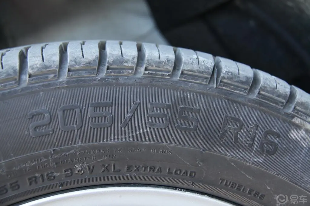 帅客商用型 ZN6440V1B4(国IV+OBD)轮胎规格