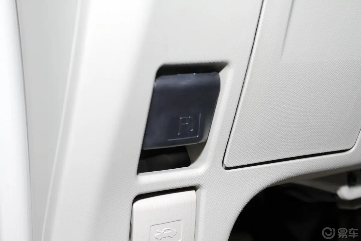 普瑞维亚3.5L 自动 七座豪华版内控油箱开启健
