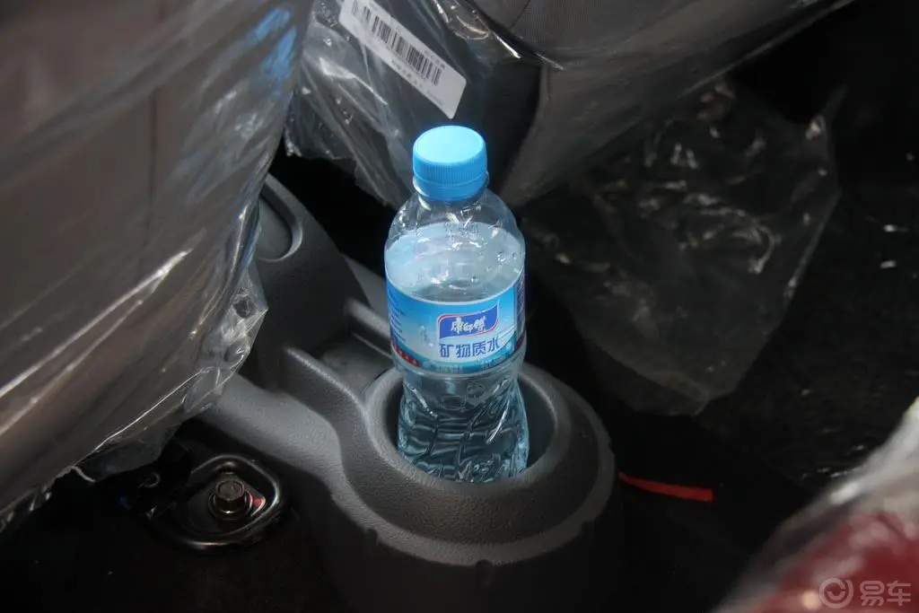 悦悦豪华型 1.0L MT内饰