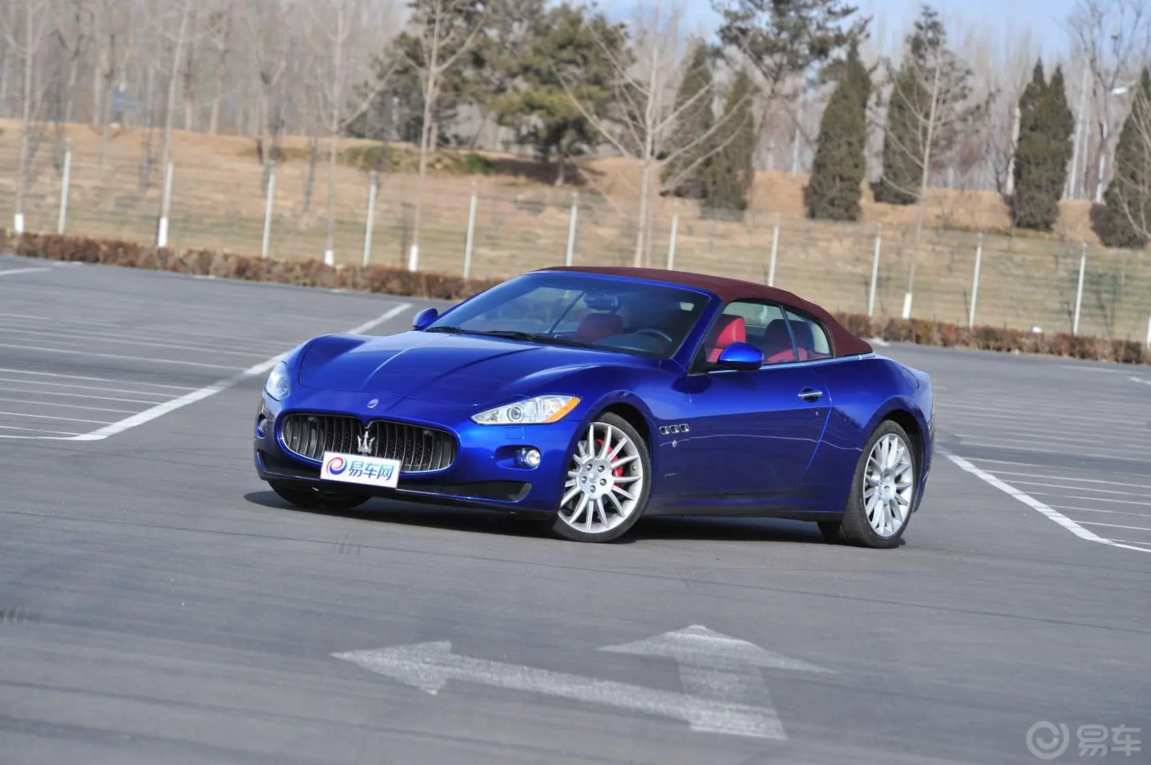 GranCabrio4.7L Automatic外观