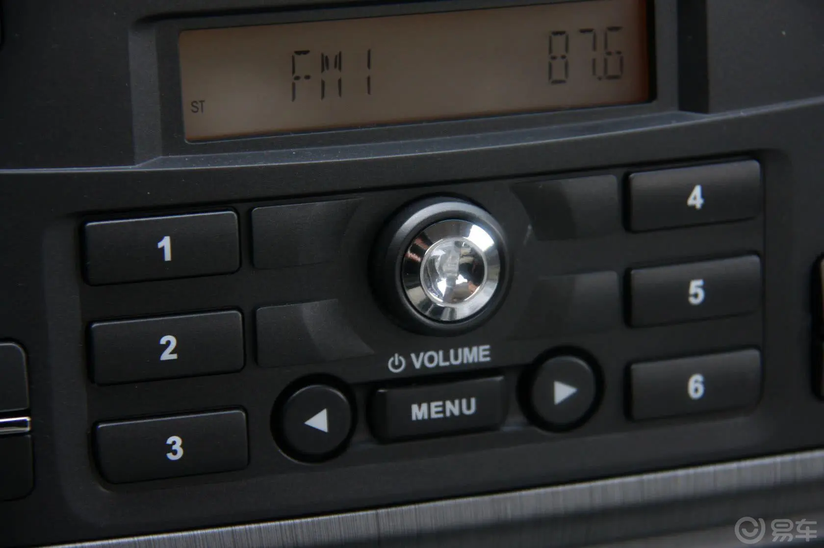 长安CX30三厢 1.6L 手动 标准型音响